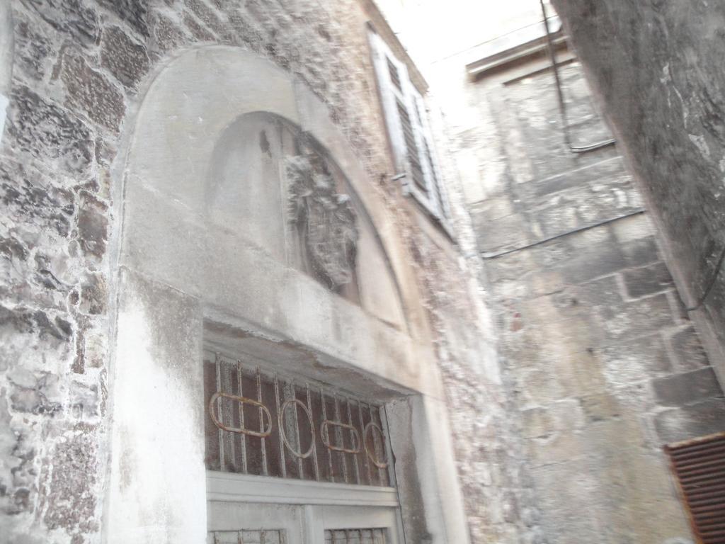 Capogrosso Palace *