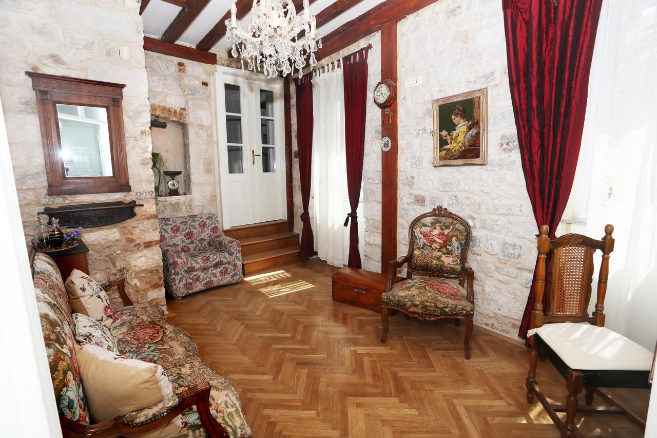 Capogrosso Palace *